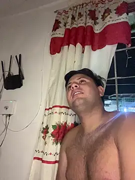 Snapshot of Mr_brian03 chatting on June 28, 5:25 am Mr brian03 online show from June 28, 5:25 am