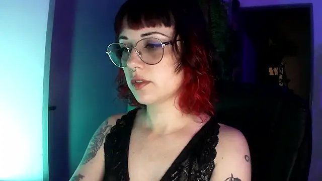 Snapshot of Acid_Girl_Ofc chatting on November 26, 4:45 am Acid Girl Ofc online show from November 26, 4:45 am