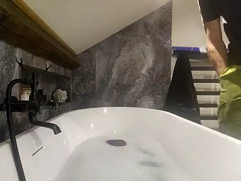 Snapshot of LKC94 chatting on September 8, 11:59 pm LKC94 online show from September 8, 11:59 pm