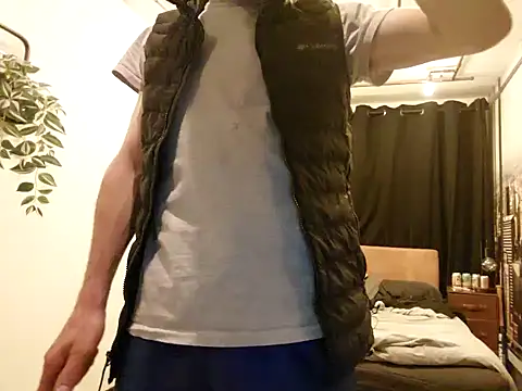 Snapshot of LKC94 chatting on September 13, 1:27 am LKC94 online show from September 13, 1:27 am