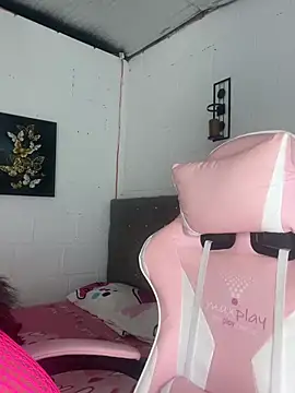 emily  sweet   online show from August 5, 10:09 am
