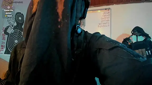 Snapshot of cos_operator chatting on November 22, 7:13 pm cos operator online show from November 22, 7:13 pm