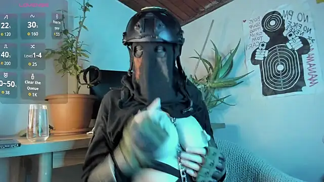 Snapshot of cos_operator chatting on October 12, 6:09 pm cos operator online show from October 12, 6:09 pm