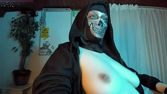 cos operator online show from April 8, 7:59 pm