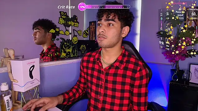 Snapshot of LucasCarterr_ chatting on October 6, 8:20 pm LucasCarterr online show from October 6, 8:20 pm