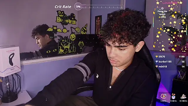 Snapshot of LucasCarterr_ chatting on October 16, 9:17 am LucasCarterr online show from October 16, 9:17 am