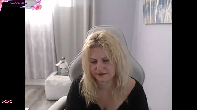 Snapshot of BellaStar84 chatting on September 26, 1:07 pm BellaStar84 online show from September 26, 1:07 pm