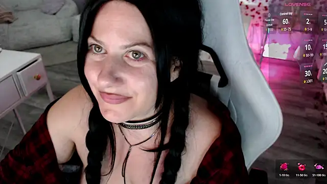 Snapshot of BellaStar84 chatting on July 8, 6:14 am BellaStar84 online show from July 8, 6:14 am