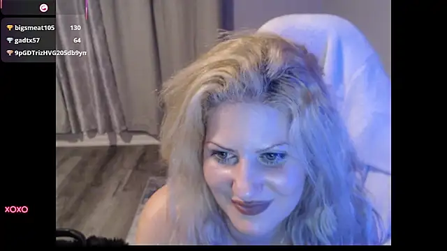 Snapshot of BellaStar84 chatting on March 23, 3:32 am BellaStar84 online show from March 23, 3:32 am