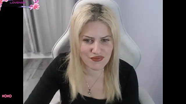 Snapshot of BellaStar84 chatting on October 16, 12:35 pm BellaStar84 online show from October 16, 12:35 pm