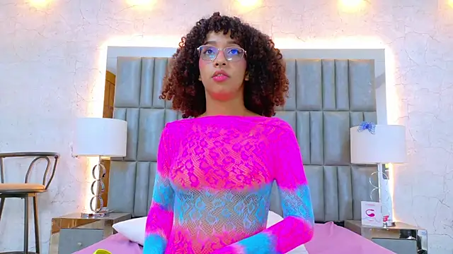 Snapshot of CamilaJohnston chatting on February 28, 12:10 am CamilaJohnston online show from February 28, 12:10 am