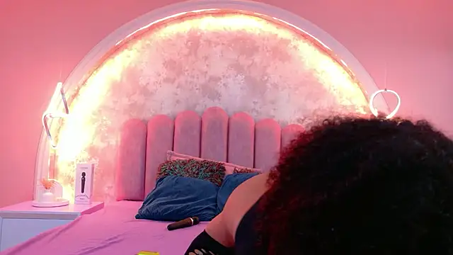 CamilaJohnston online show from December 5, 4:27 pm