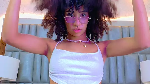 CamilaJohnston online show from March 21, 8:02 pm