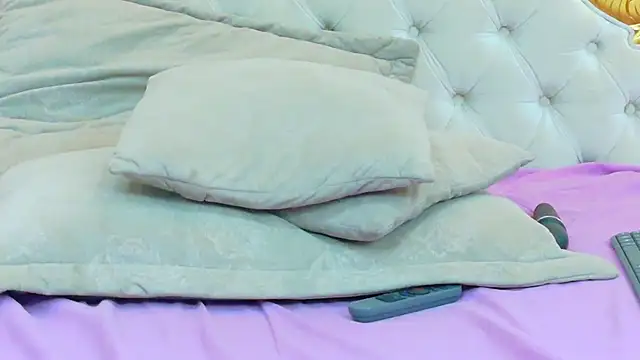 CamilaJohnston online show from December 13, 8:04 pm