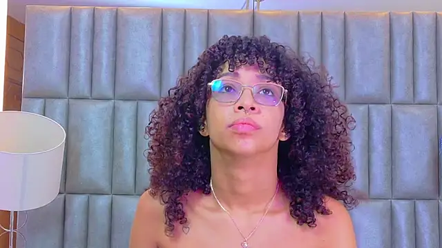 CamilaJohnston online show from April 13, 7:51 pm