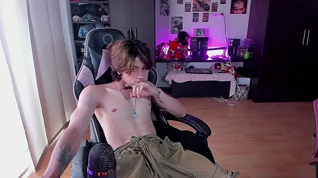 xIce Boy online show from April 16, 9:39 pm