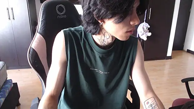 xIce Boy online show from December 15, 1:28 pm