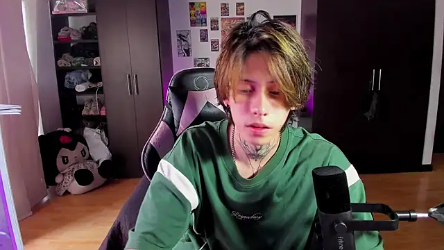 xIce Boy online show from April 4, 9:10 pm