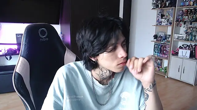 xIce Boy online show from December 5, 1:32 pm