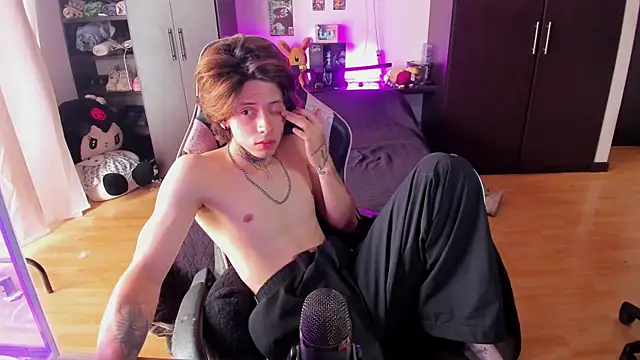 xIce Boy online show from April 7, 5:37 pm