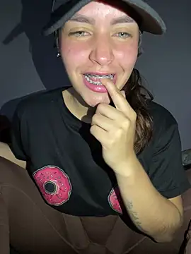 bran lindi online show from April 7, 10:22 pm