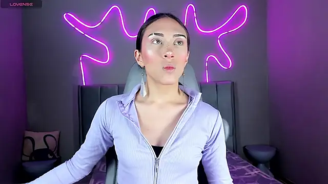 madison  rey online show from November 22, 1:10 pm