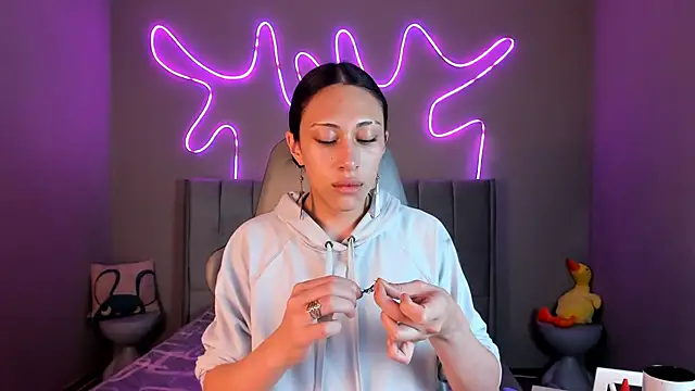 madison  rey online show from December 2, 12:40 pm