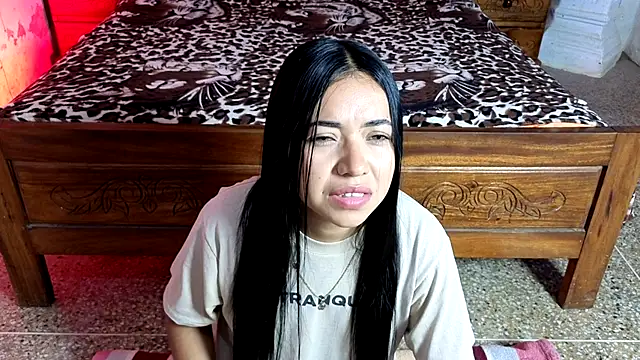 Snapshot of im_mariham_ chatting on October 19, 6:32 pm im mariham online show from October 19, 6:32 pm