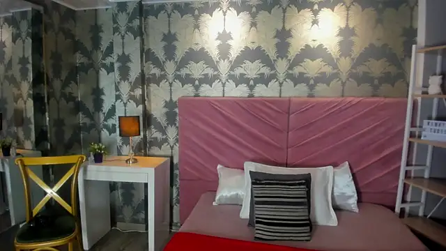 Karin Ks online show from October 24, 7:24 pm