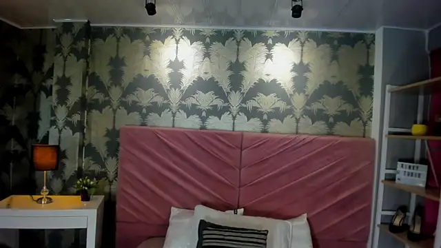 Karin Ks online show from November 5, 7:17 pm