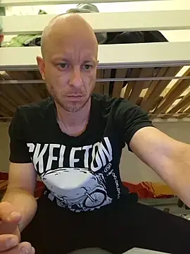 svenpfeifer online show from May 9, 1:42 am