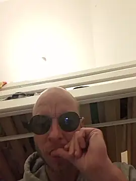 svenpfeifer online show from May 17, 2:44 am