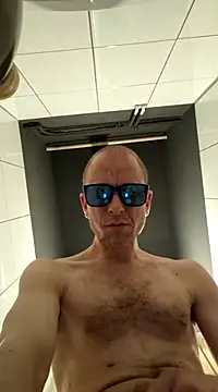 Snapshot of svenpfeifer chatting on March 22, 5:39 am svenpfeifer online show from March 22, 5:39 am