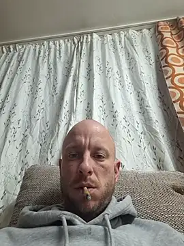 Snapshot of svenpfeifer chatting on November 18, 3:59 pm svenpfeifer online show from November 18, 3:59 pm