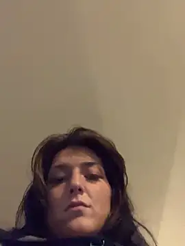 Snapshot of 2brokegirlz chatting on March 17, 7:24 am 2brokegirlz online show from March 17, 7:24 am