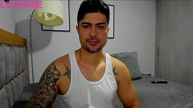 Snapshot of Dante_Storm chatting on September 27, 7:47 am Dante Storm online show from September 27, 7:47 am