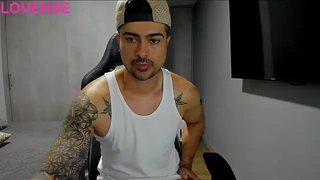 Snapshot of Dante_Storm chatting on September 15, 3:23 pm Dante Storm online show from September 15, 3:23 pm