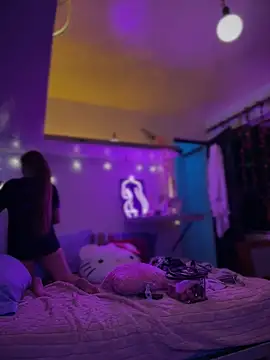 LoganPeny online show from December 5, 7:40 am