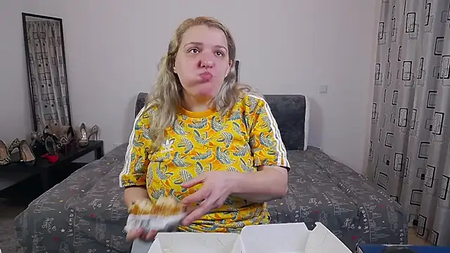 SharronAlexa online show from March 31, 9:22 am