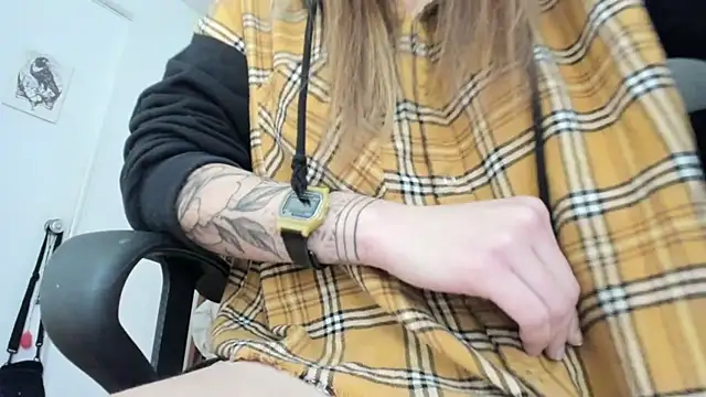 Hat girl online show from March 7, 4:52 am