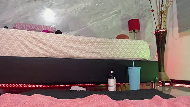 catmolly  online show from March 11, 10:42 pm