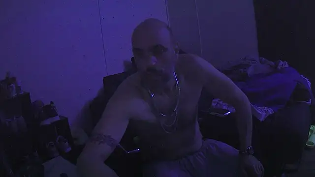 Muffdiver718 online show from January 12, 9:05 am