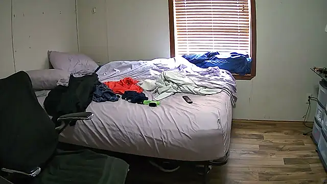 Muffdiver718 online show from March 15, 5:15 pm