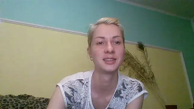 Snapshot of _Black-Panther_ chatting on June 24, 5:44 pm Black-Panther online show from June 24, 5:44 pm