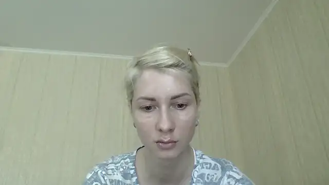 Snapshot of _Black-Panther_ chatting on June 18, 12:10 pm Black-Panther online show from June 18, 12:10 pm