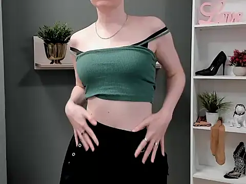 hottieBlair online show from September 17, 6:15 am