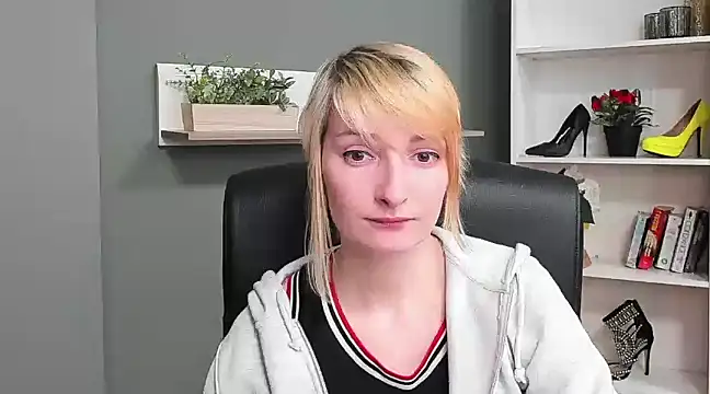 hottieBlair online show from March 17, 10:49 am