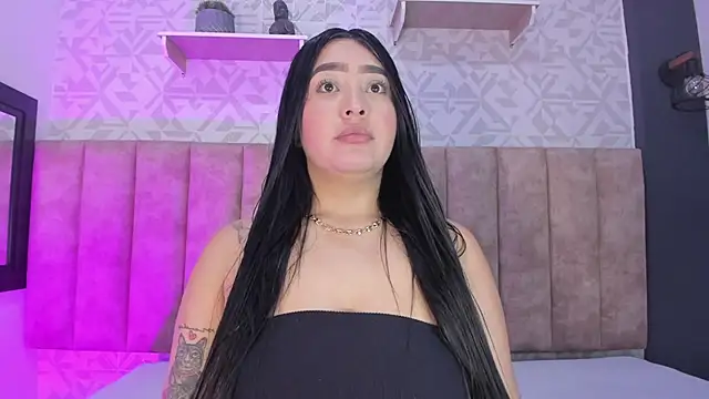 Snapshot of MelinaCruz chatting on October 23, 4:11 am MelinaCruz online show from October 23, 4:11 am