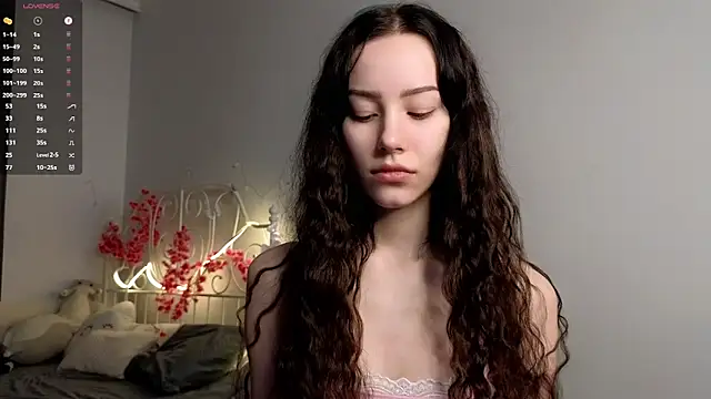 glamourr online show from April 11, 10:41 am