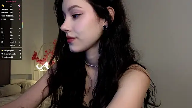 glamourr online show from November 14, 9:35 am